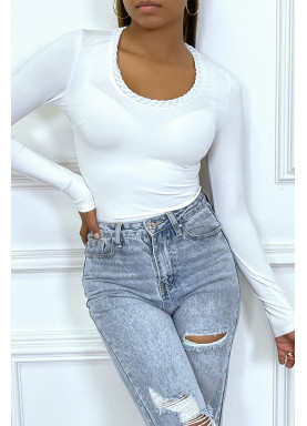 Tee-shirt blanc à manches longues à col avec chaîne - 2