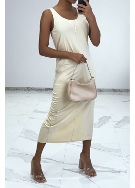 Longue robe beige fluide avec bouton sur l'avant et fente à l'arrière - 1