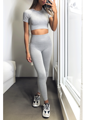 Ensemble legging et top sport gris en matière gênante - 4
