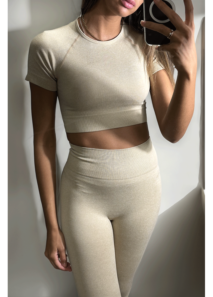 Ensemble legging et top sport beige en matière gênante - 3