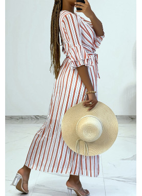 Robe longue à rayures oranges et manches 3/4 à volants style vintage - 3