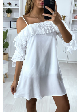 Robe blanche à volant avec épaules denudées - 2